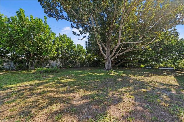 1931 NE 14th TER, Cape Coral, FL 33909
