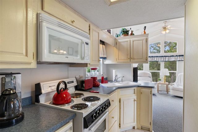 20800 W Colorado DR, Spicewood, TX 78669