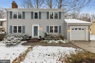 11977 WILLIAM AND MARY CIR, Woodbridge, VA 22192