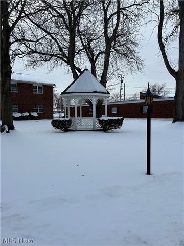 2924 Pease Drive 114, Rocky River, OH 44116