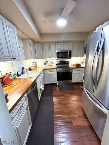 2924 Pease Drive 114, Rocky River, OH 44116