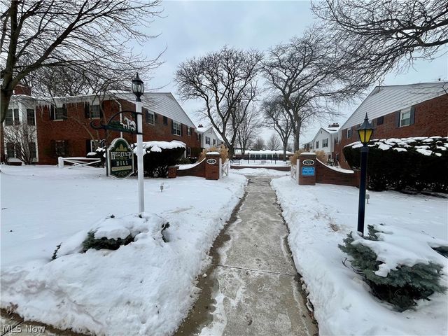 2924 Pease Drive 114, Rocky River, OH 44116