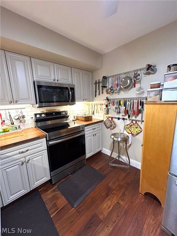 2924 Pease Drive 114, Rocky River, OH 44116