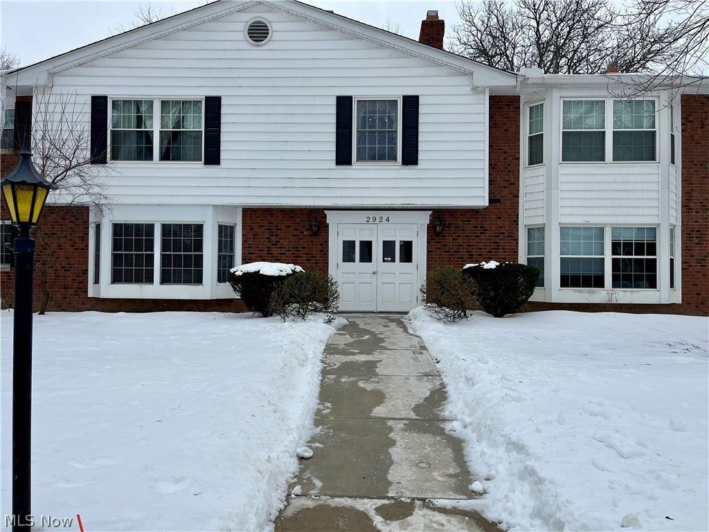 2924 Pease Drive 114, Rocky River, OH 44116