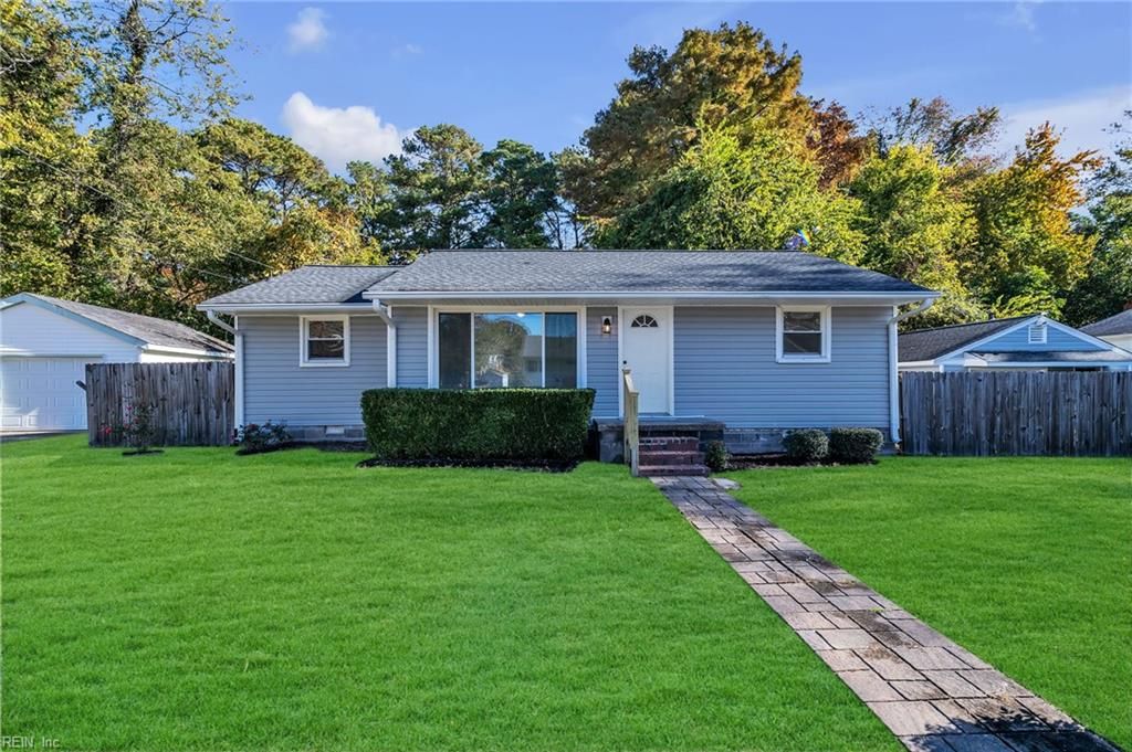 11 Warren DR, Portsmouth, VA 23701