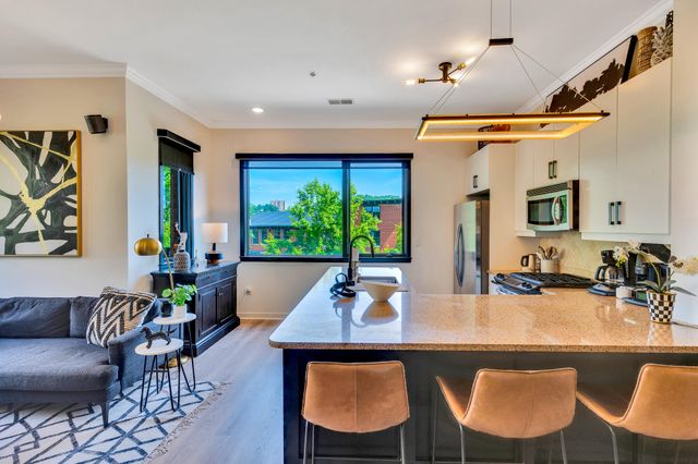 200 Manufacturers Road Apt 345, Chattanooga, TN 37405