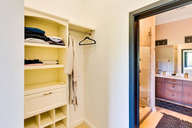 200 Manufacturers Road Apt 345, Chattanooga, TN 37405