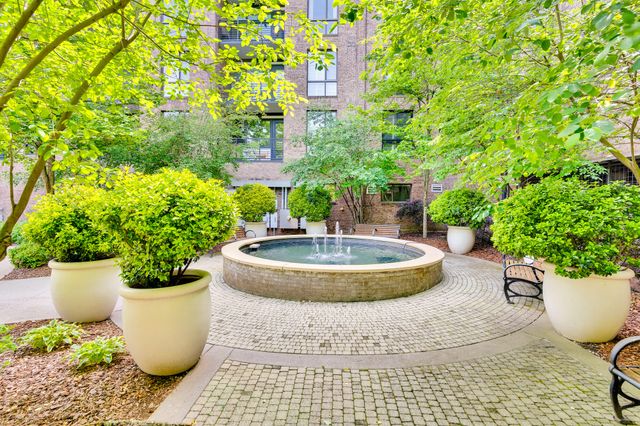 200 Manufacturers Road Apt 345, Chattanooga, TN 37405