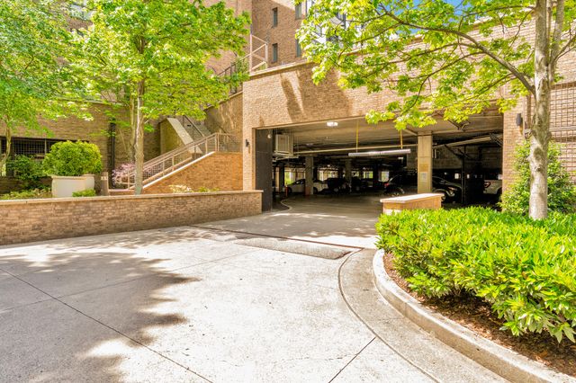 200 Manufacturers Road Apt 345, Chattanooga, TN 37405