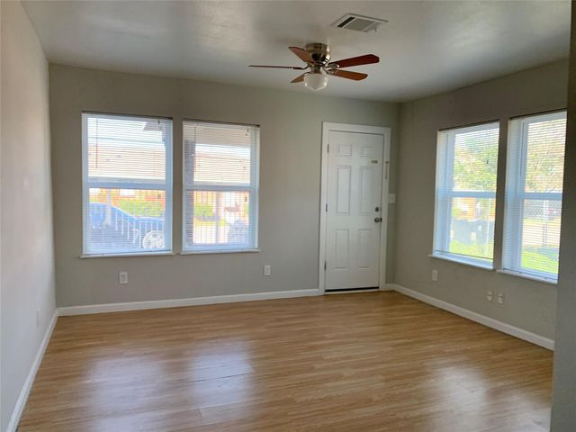 5026 Jefferson Street, Houston, TX 77023