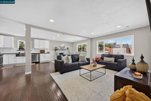 2444 Fitzpatrick St, San Pablo, CA 94806