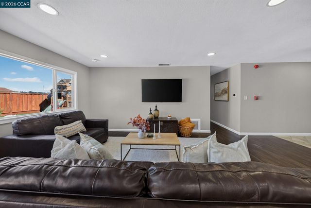 2444 Fitzpatrick St, San Pablo, CA 94806