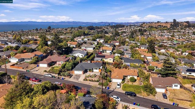 2444 Fitzpatrick St, San Pablo, CA 94806