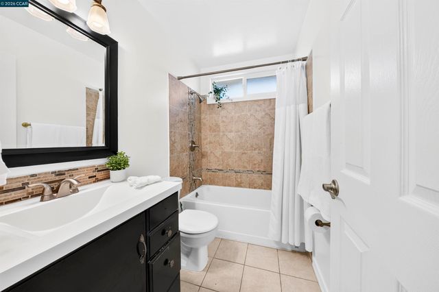 2444 Fitzpatrick St, San Pablo, CA 94806