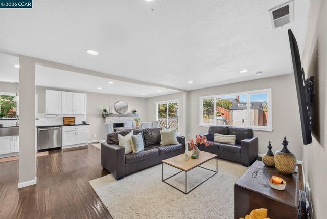 2444 Fitzpatrick St, San Pablo, CA 94806
