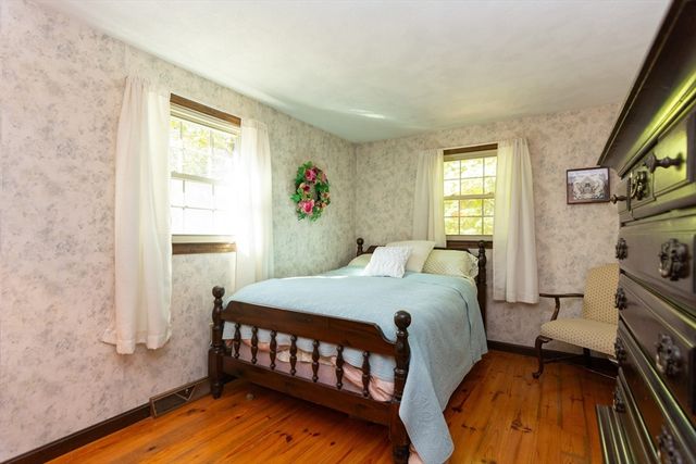 5 Chestnut Dr, Townsend, MA 01469