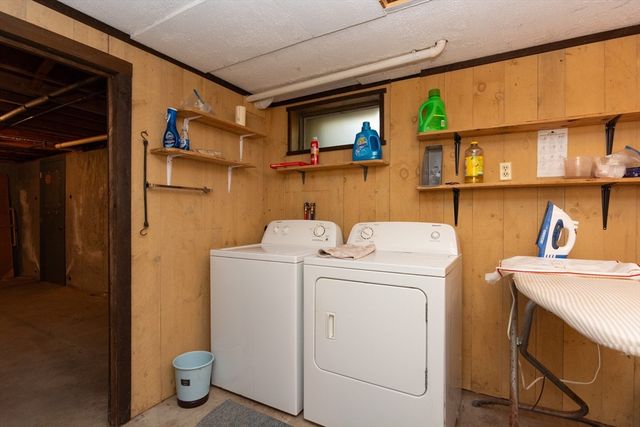 5 Chestnut Dr, Townsend, MA 01469