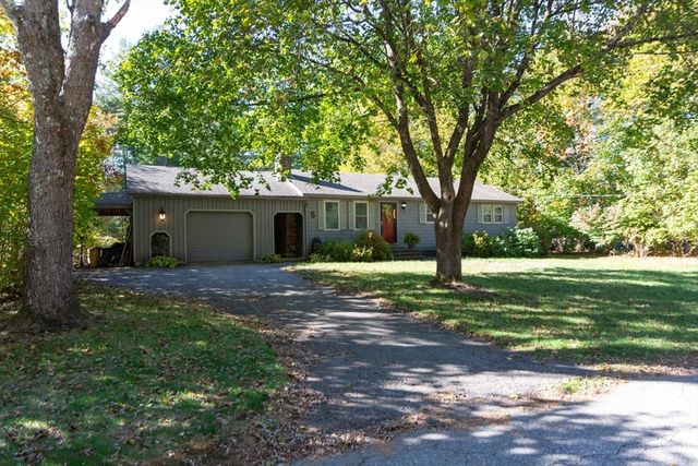 5 Chestnut Dr, Townsend, MA 01469