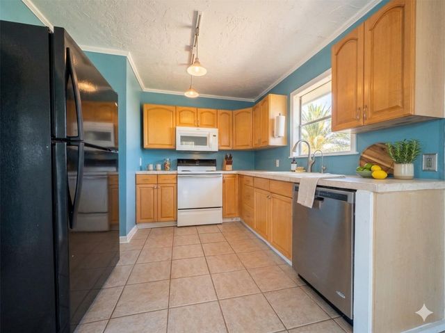 16622 Nassau Way, Jamaica Beach, TX 77554