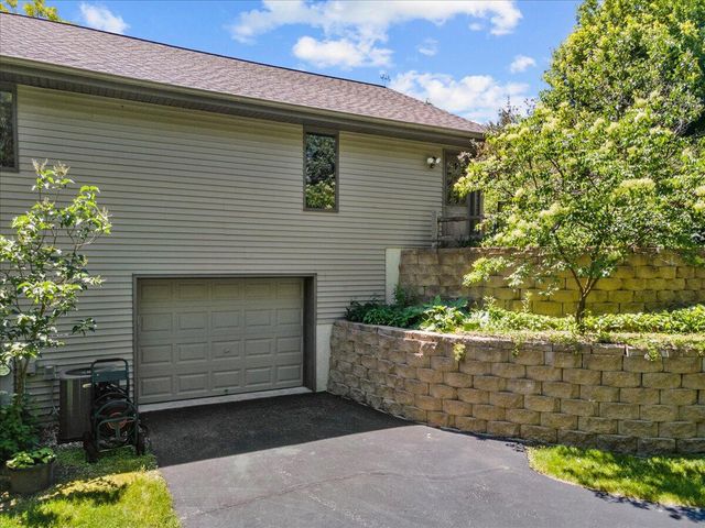 5280 Cherokee COURT, Hartford, WI 53027