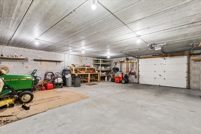 5280 Cherokee COURT, Hartford, WI 53027