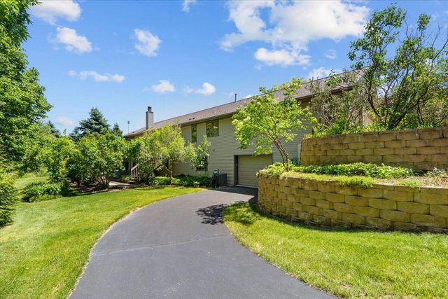 5280 Cherokee COURT, Hartford, WI 53027