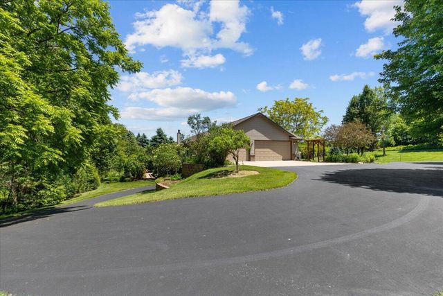 5280 Cherokee COURT, Hartford, WI 53027