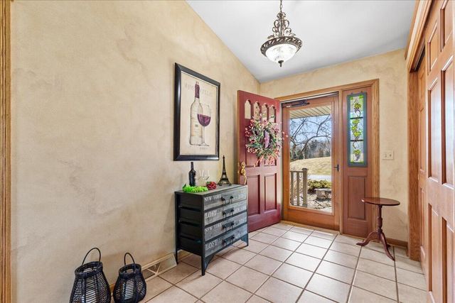 5280 Cherokee COURT, Hartford, WI 53027