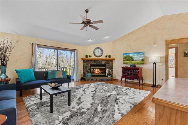 5280 Cherokee COURT, Hartford, WI 53027