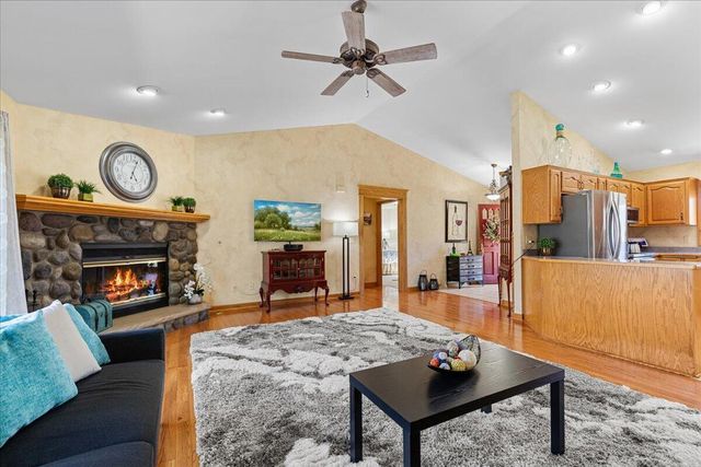 5280 Cherokee COURT, Hartford, WI 53027