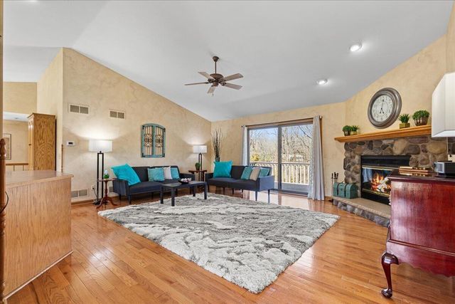 5280 Cherokee COURT, Hartford, WI 53027