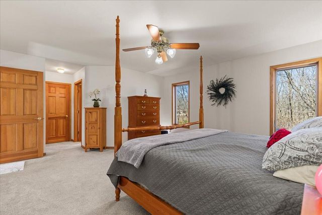 5280 Cherokee COURT, Hartford, WI 53027