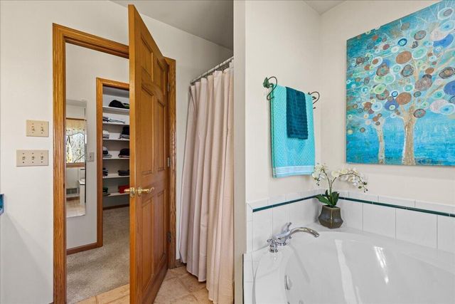 5280 Cherokee COURT, Hartford, WI 53027