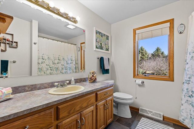 5280 Cherokee COURT, Hartford, WI 53027