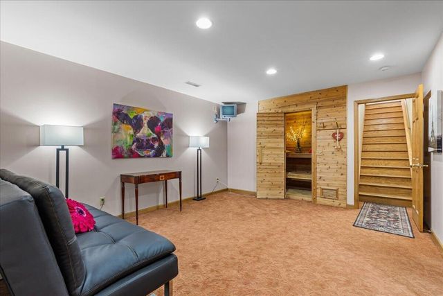 5280 Cherokee COURT, Hartford, WI 53027