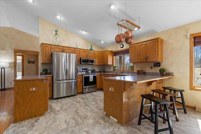 5280 Cherokee COURT, Hartford, WI 53027