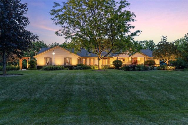 5280 Cherokee COURT, Hartford, WI 53027