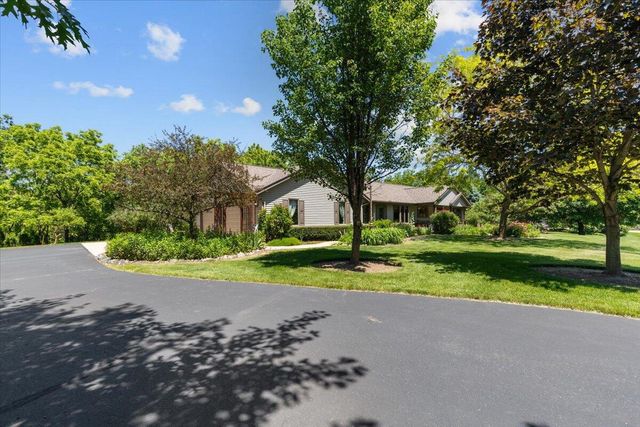 5280 Cherokee COURT, Hartford, WI 53027