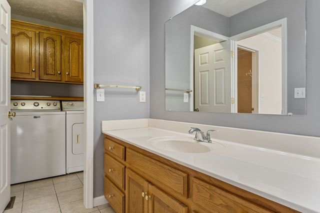 186 Pine Creek Dr, Smithville, TN 37166