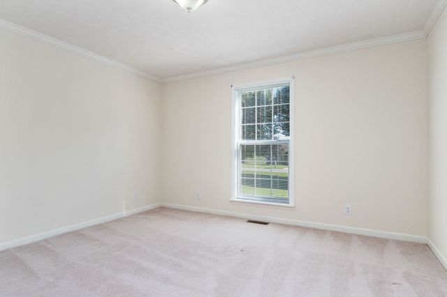 186 Pine Creek Dr, Smithville, TN 37166