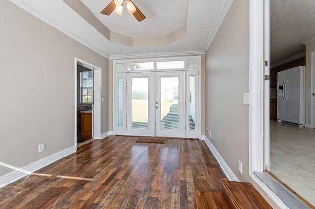 186 Pine Creek Dr, Smithville, TN 37166