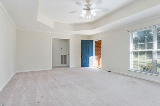 186 Pine Creek Dr, Smithville, TN 37166