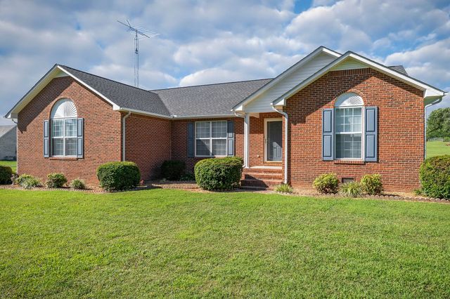 186 Pine Creek Dr, Smithville, TN 37166
