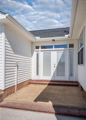 186 Pine Creek Dr, Smithville, TN 37166