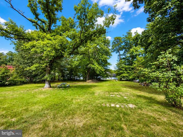 9208 SURRATTS MANOR DR, Clinton, MD 20735