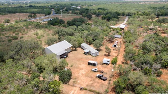 19366 BENTON CITY RD, Somerset, TX 78069