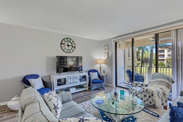 400 Uno Lago Drive 204, Juno Beach, FL 33408