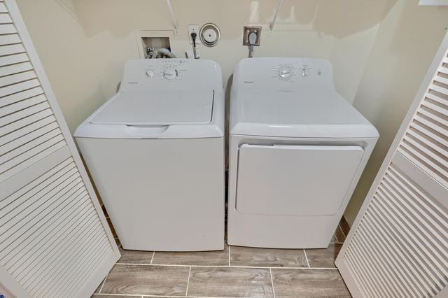 400 Uno Lago Drive 204, Juno Beach, FL 33408