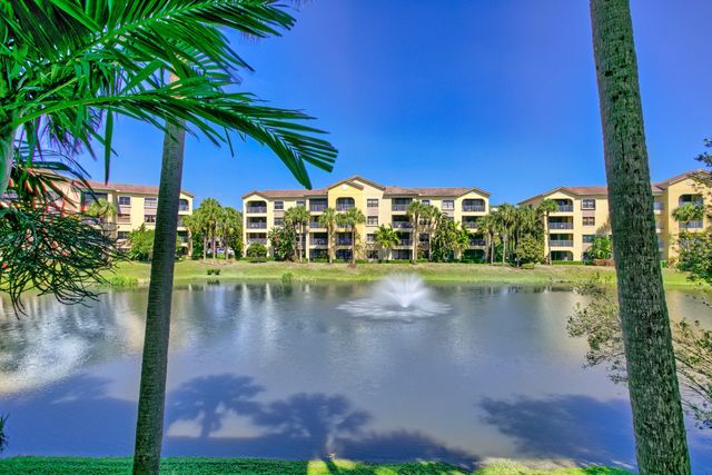 400 Uno Lago Drive 204, Juno Beach, FL 33408