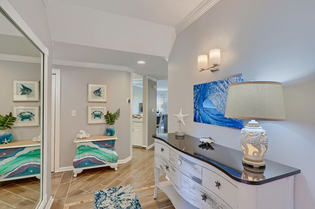 400 Uno Lago Drive 204, Juno Beach, FL 33408